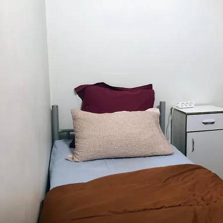 Small Single *